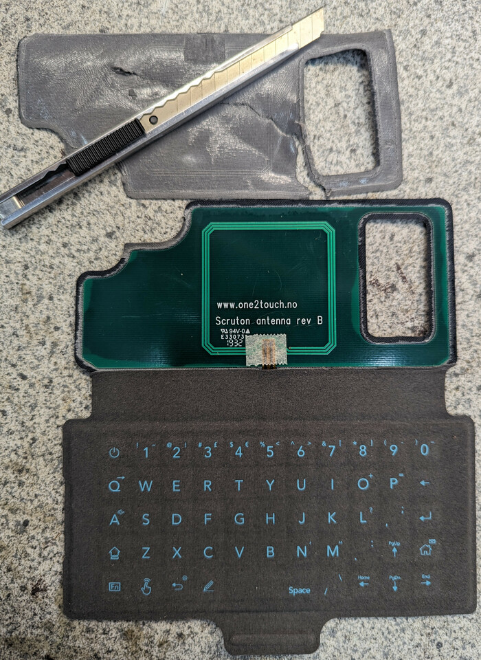  Tech 21 NFC Tastatur am Pixel Handy